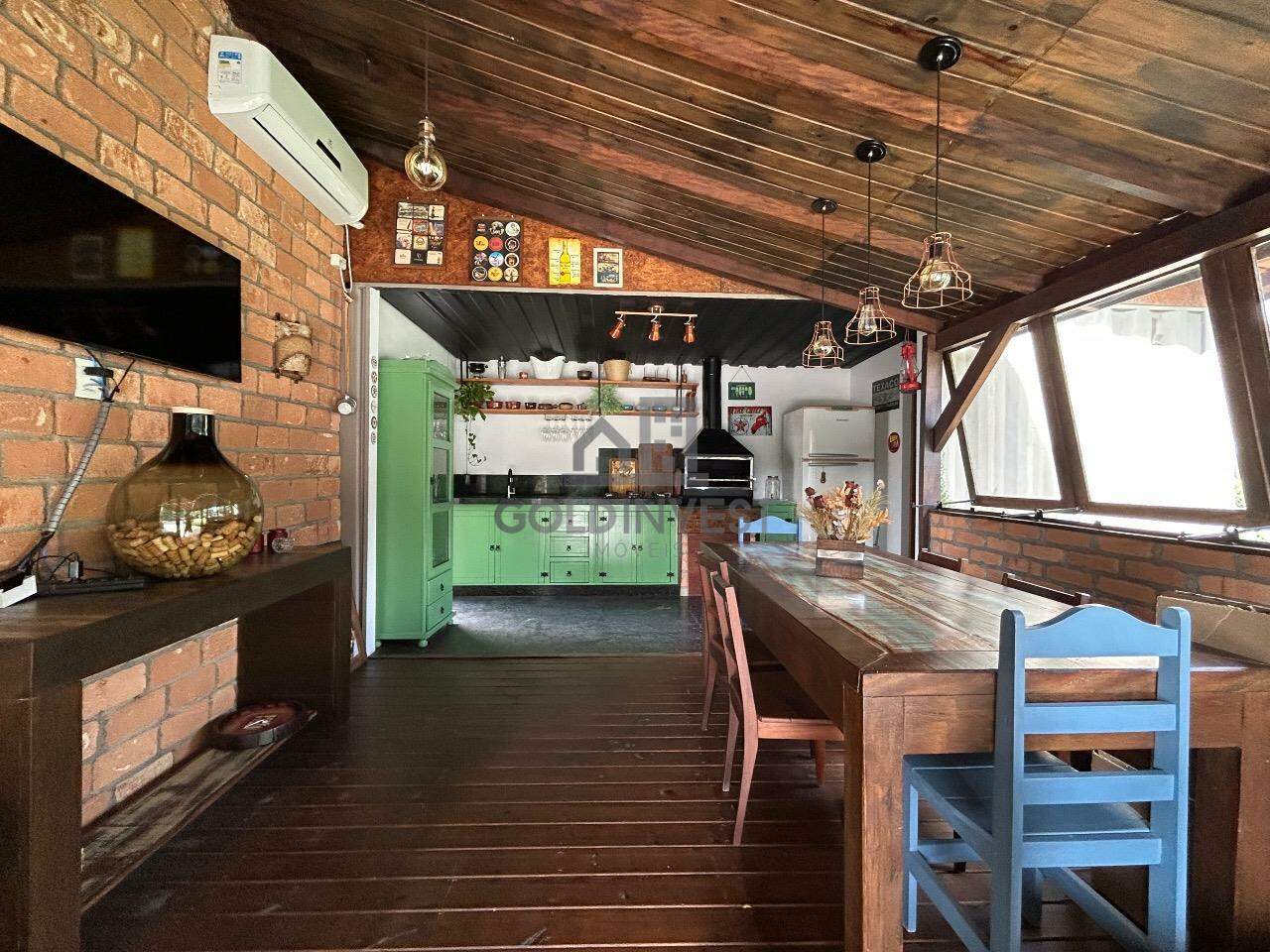 Casa à venda no Guarani: Área de festa