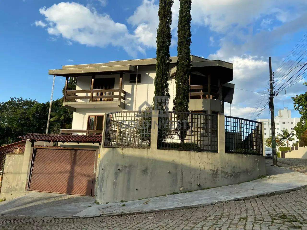 Casa de 6 quartos, 380m² no bairro São Luiz, em Brusque | Eu Corretor