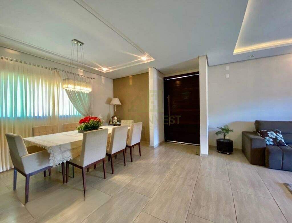 Casa de 4 quartos, 250m² no bairro CENTRO, em Guabiruba | Eu Corretor