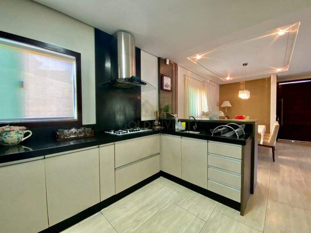 Casa de 4 quartos, 250m² no bairro CENTRO, em Guabiruba | Eu Corretor