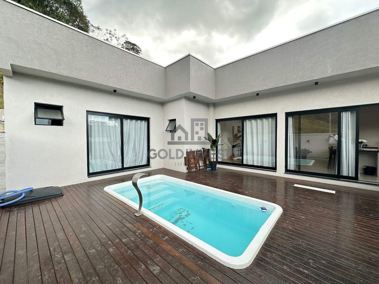 Casa à venda no Bateas: 