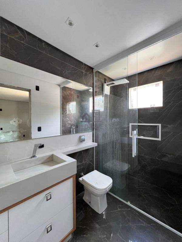 Casa à venda no Águas Claras: BANHERO SUITE