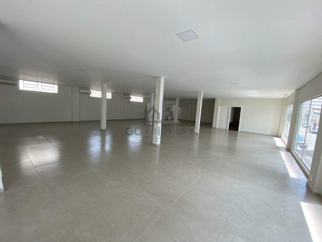 Sala comercial no Centro de Brusque !!