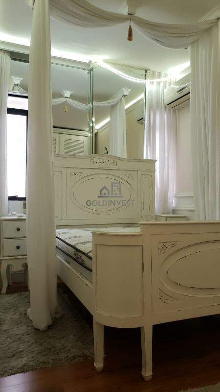 Apartamento à venda no Meia Praia: 