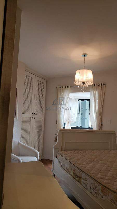 Apartamento à venda no Meia Praia: 