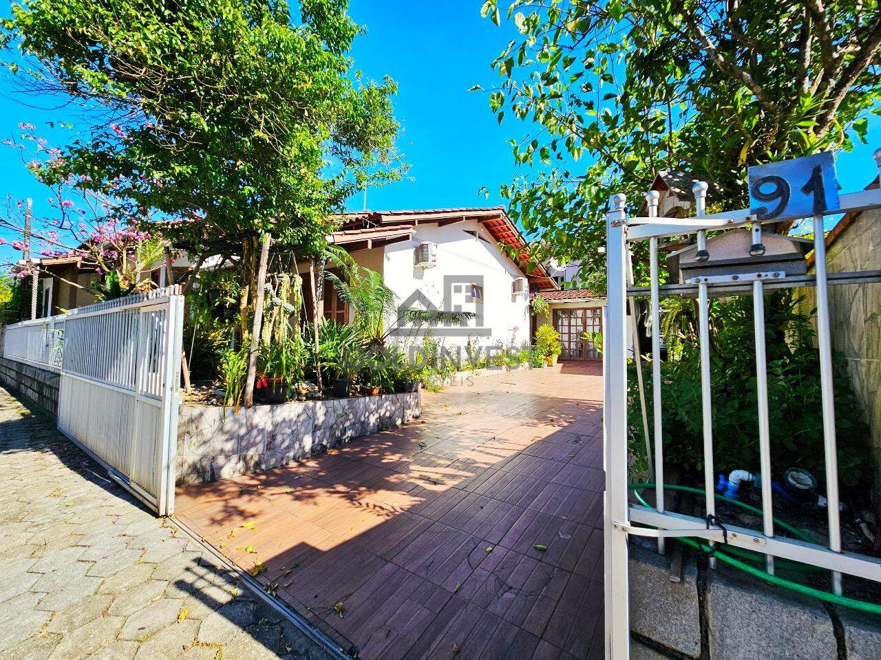 Casa à venda no Primeiro de Maio: 