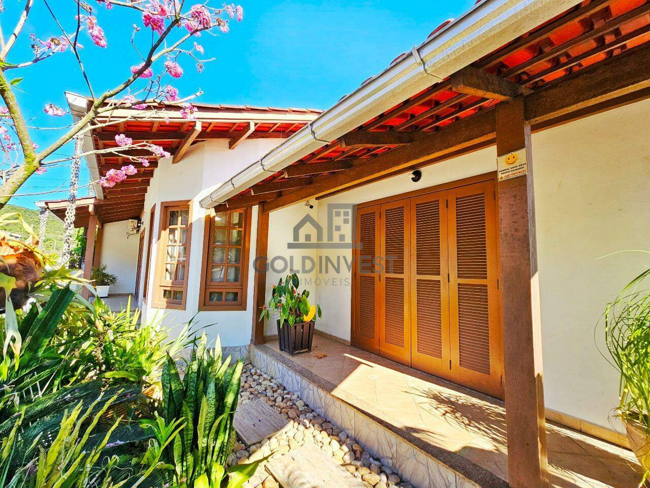 Casa à venda no Primeiro de Maio: 