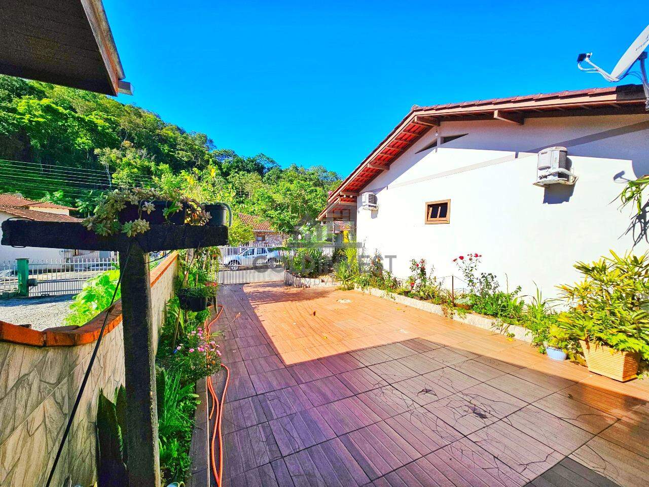 Casa à venda no Primeiro de Maio: 