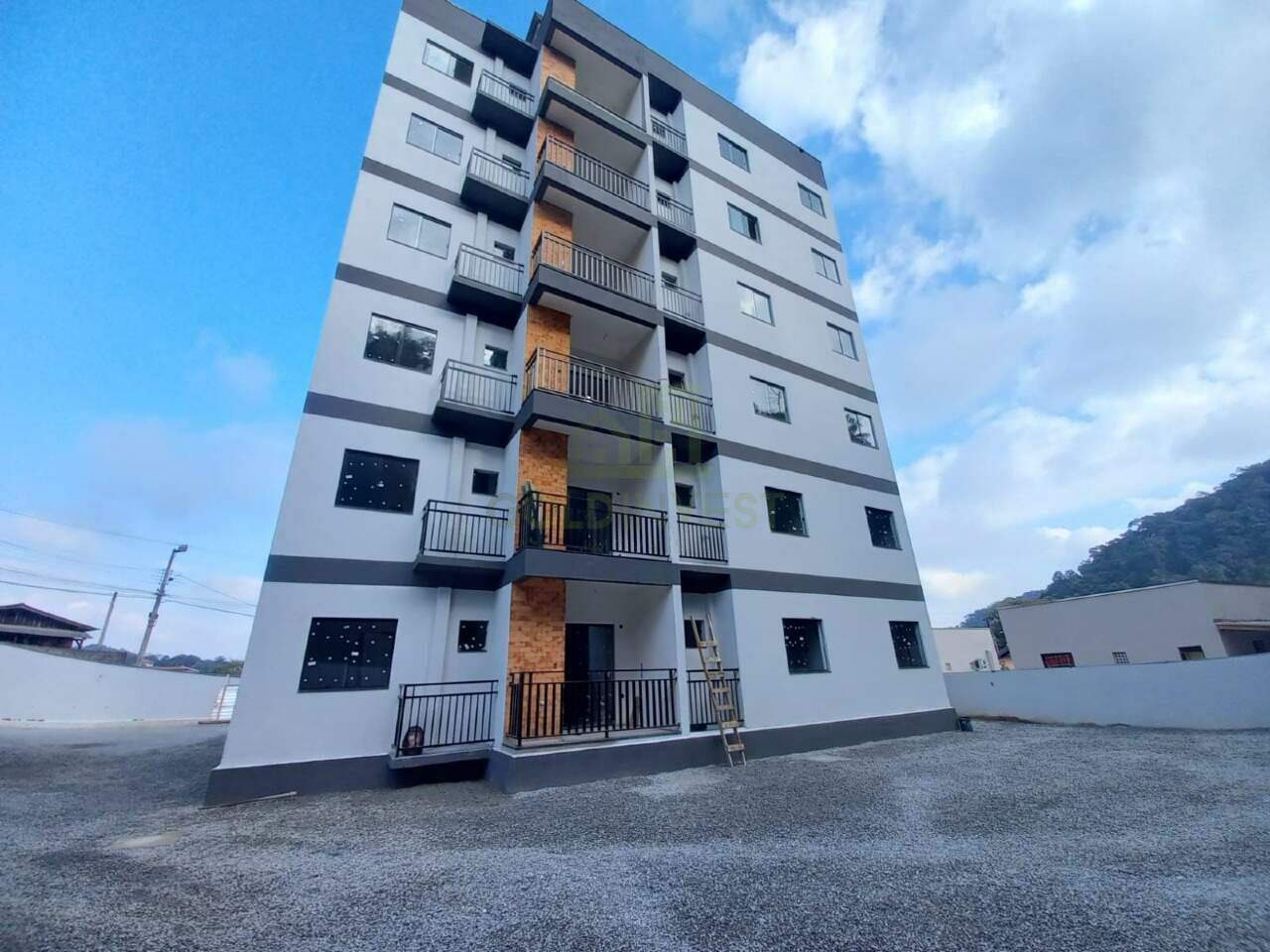 Apartamento à venda no Azambuja: 