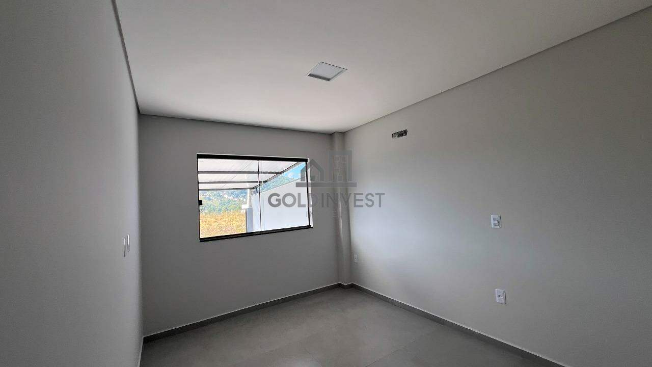 Casa à venda no Cedrinho: 