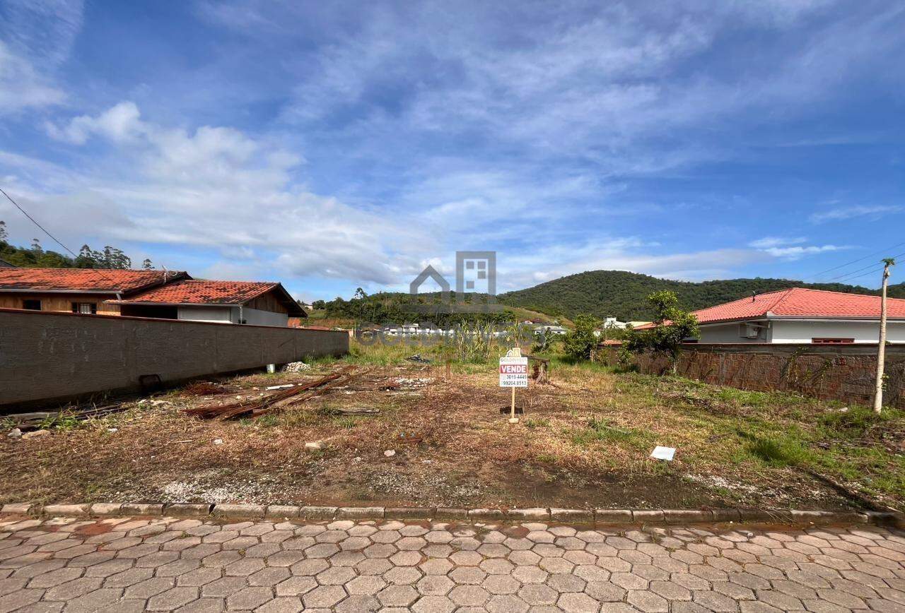 Terreno à venda no Trinta Réis: 