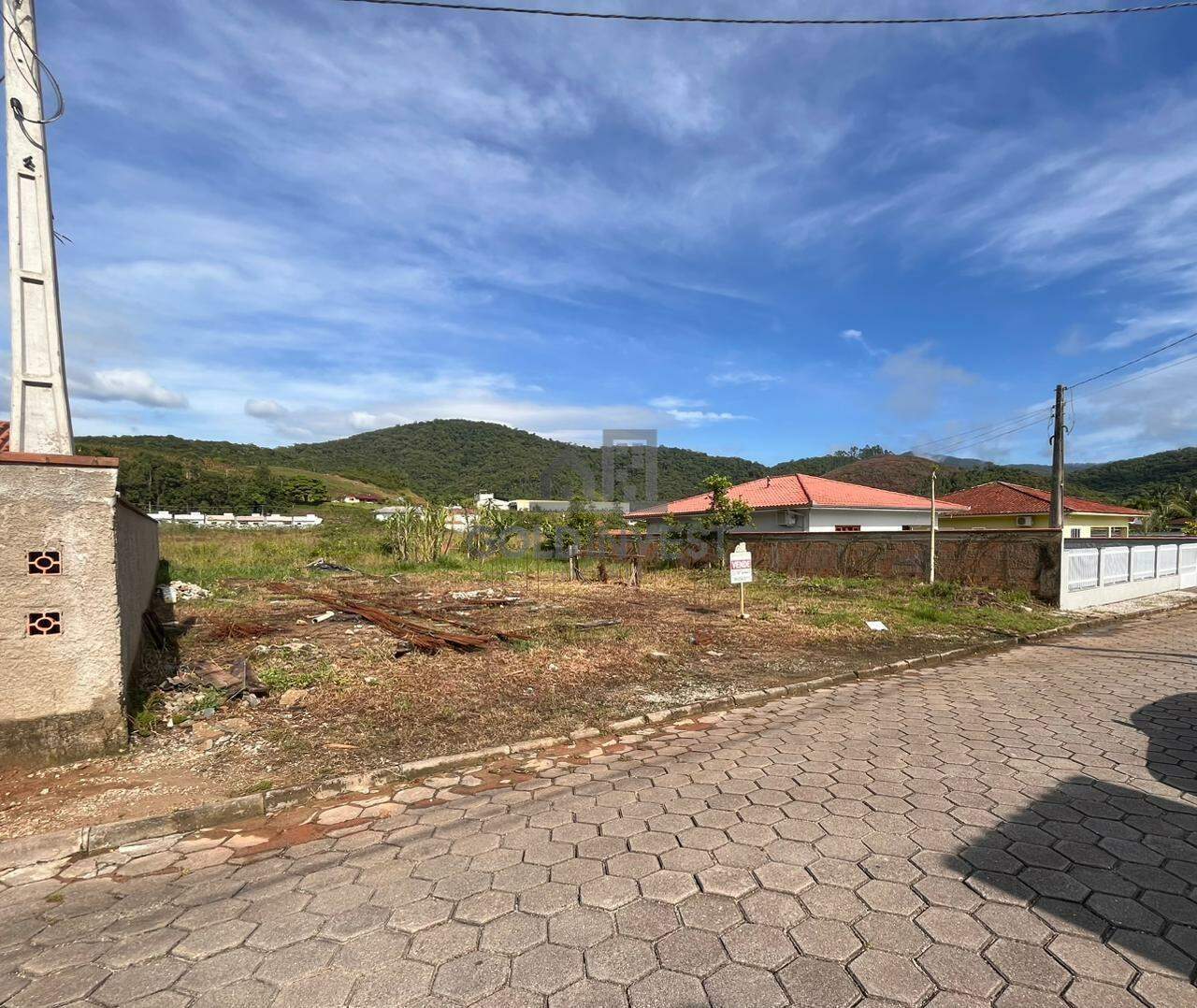 Terreno à venda no Trinta Réis: 