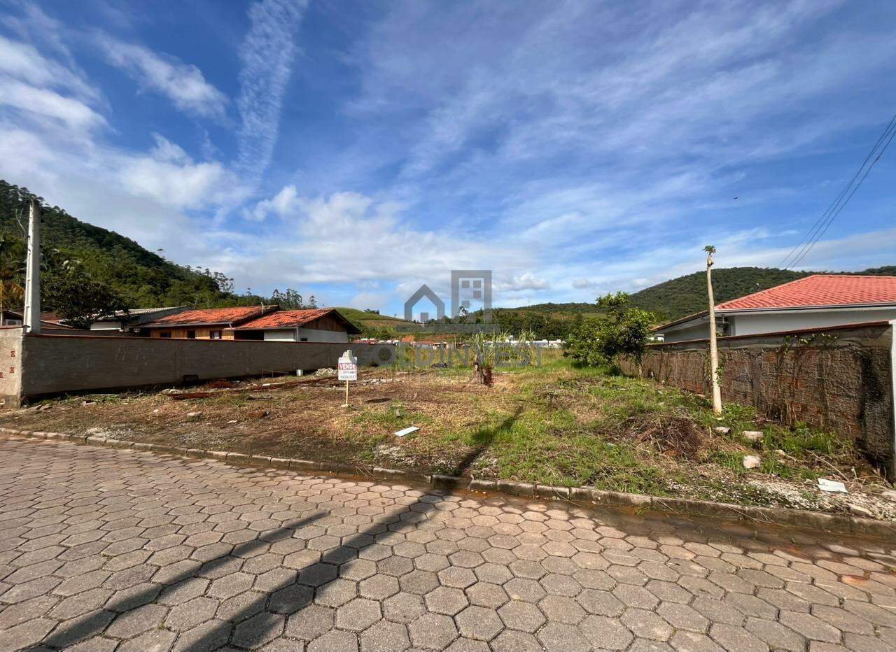 Terreno à venda no Trinta Réis: 