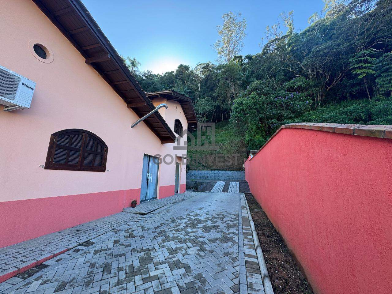 Casa para aluguel no Primeiro de Maio: 
