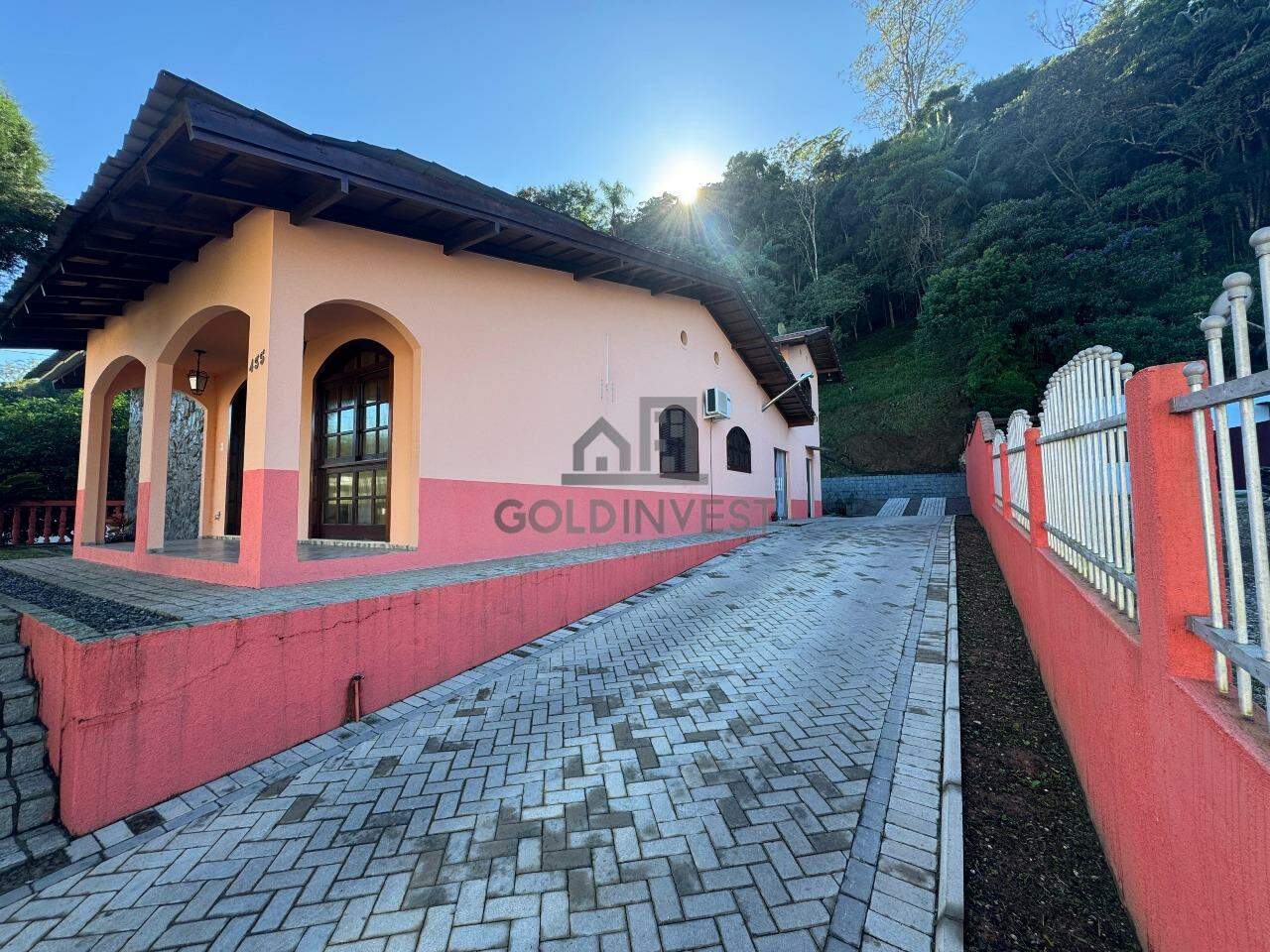 Casa para aluguel no Primeiro de Maio: 