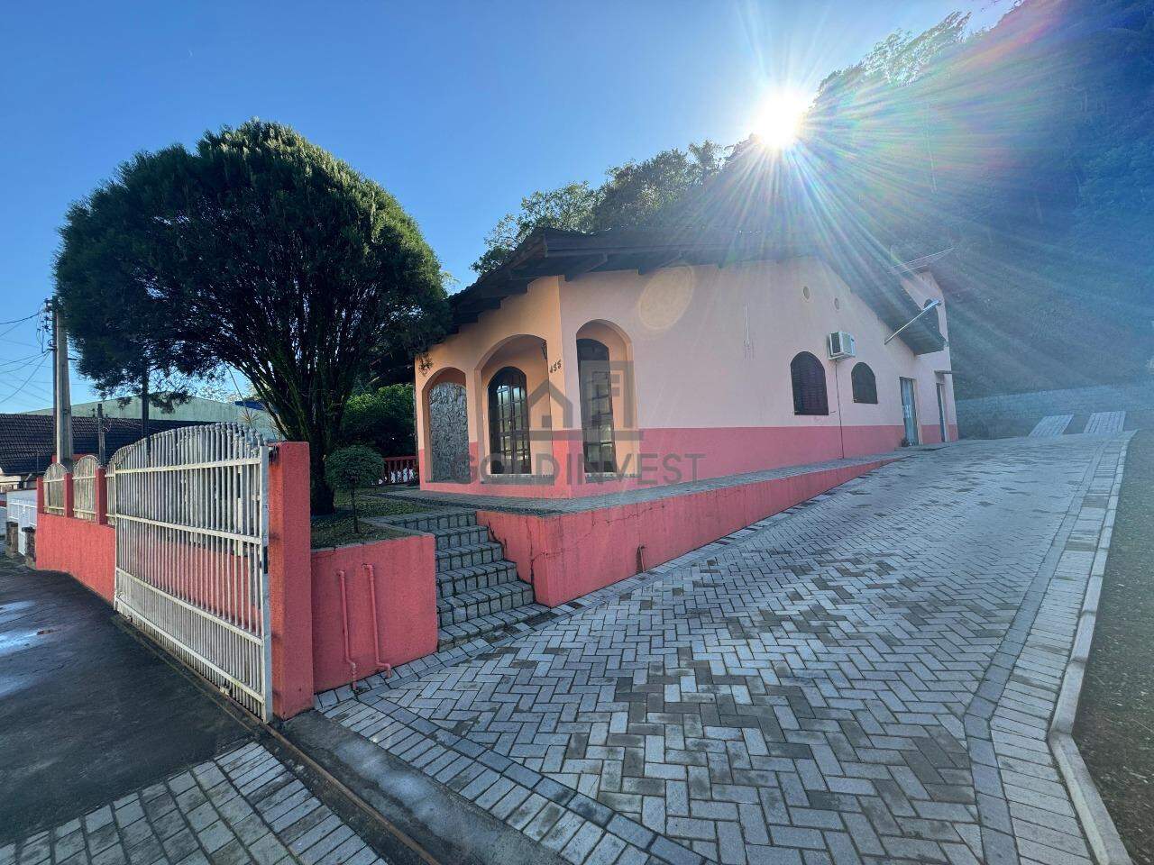 Casa para aluguel no Primeiro de Maio: 