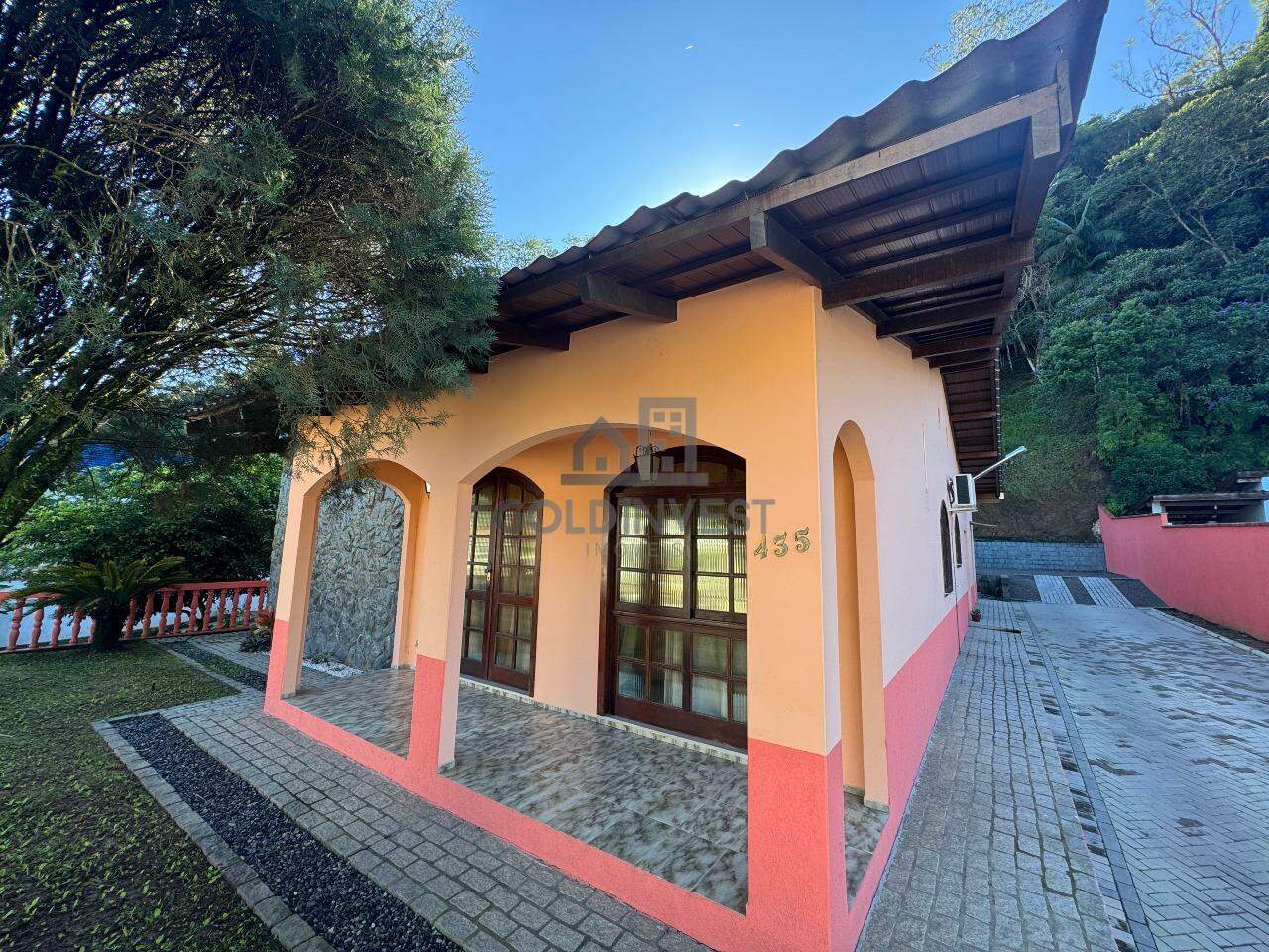 Casa para aluguel no Primeiro de Maio: 
