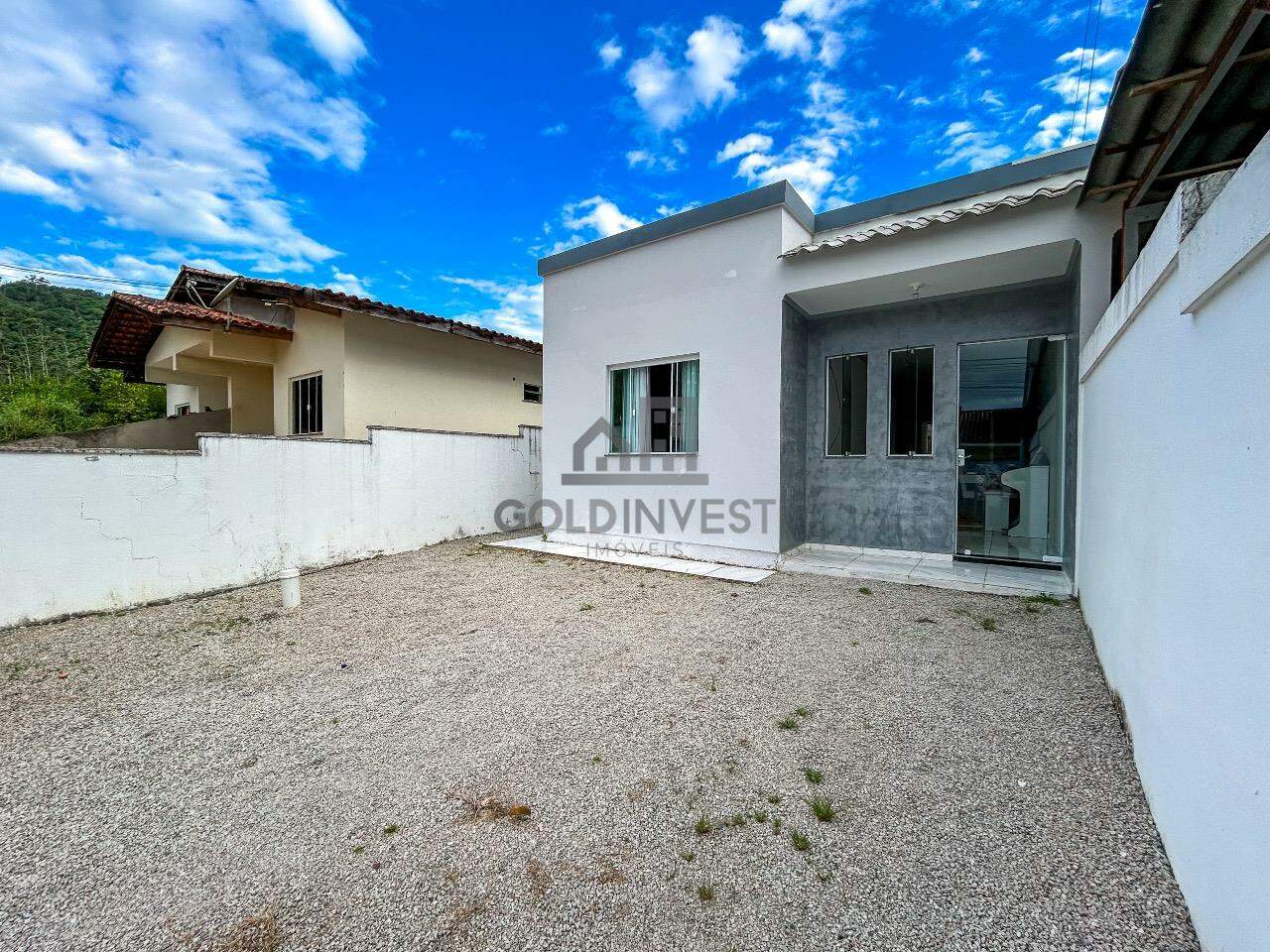 Casa à venda no Limoeiro: 