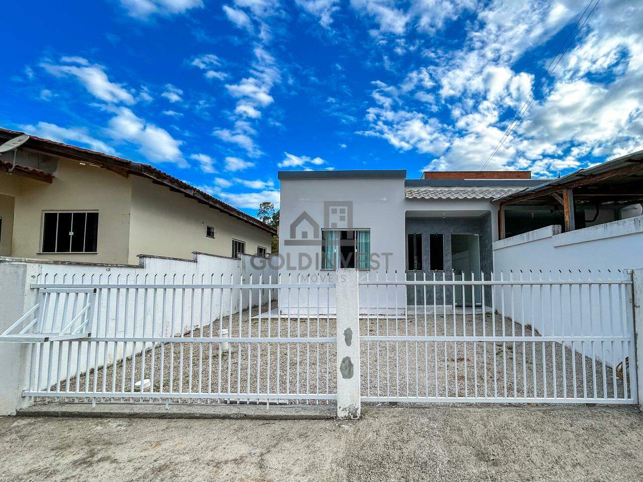 Casa à venda no Limoeiro: 