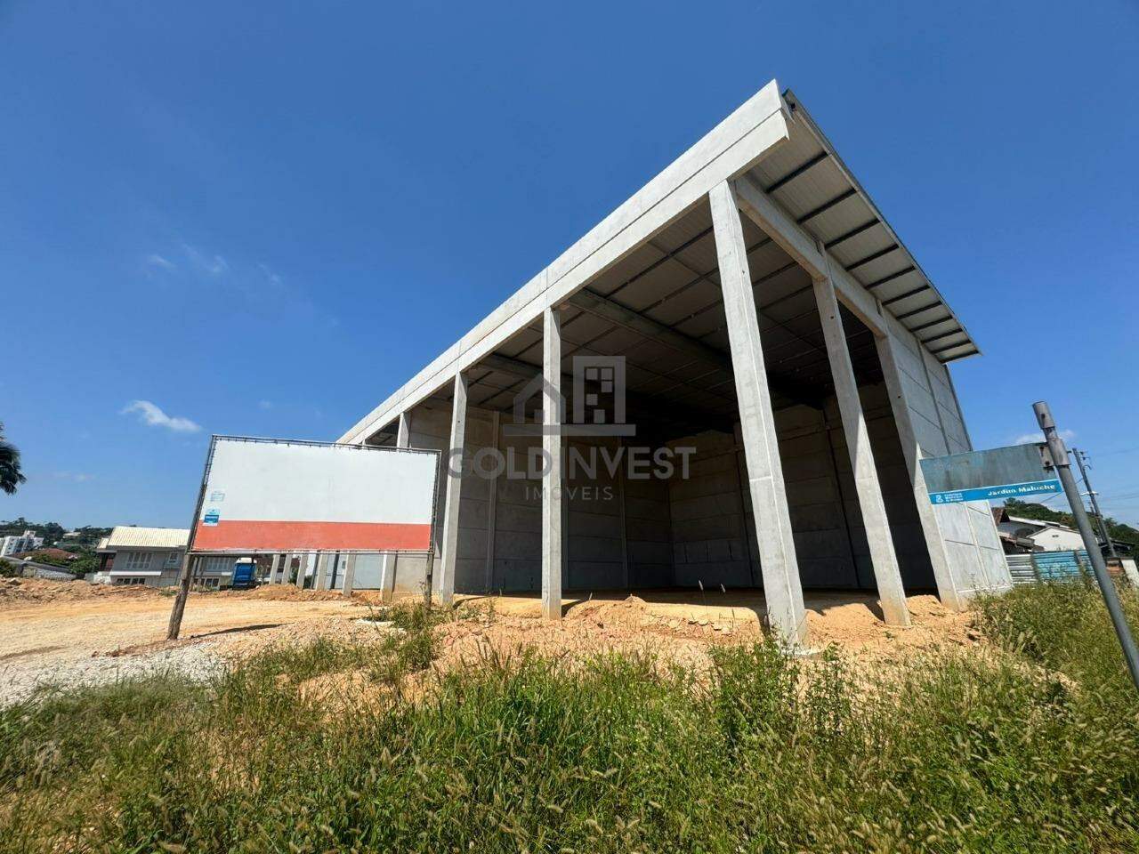 Sala comercial com 130m² no bairro Jardim Maluche!!!