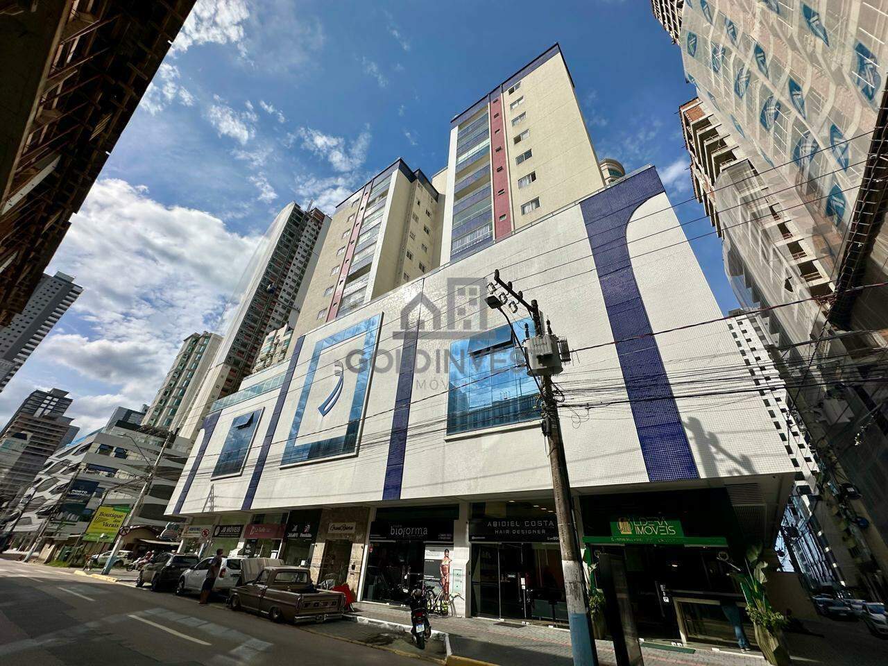 Apresentamos um excelente apartamento no Grand Reserve, localizado na Meia Praia, em Itapema – um dos endereços mais valorizados do Litoral Catarinens