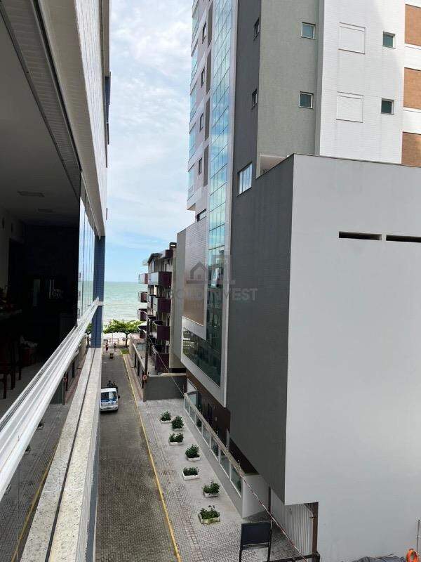 Apartamento à venda no Meia Praia: 