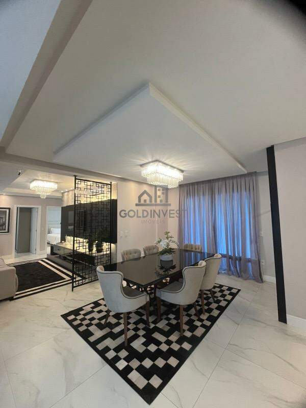 Apartamento à venda no Meia Praia: 
