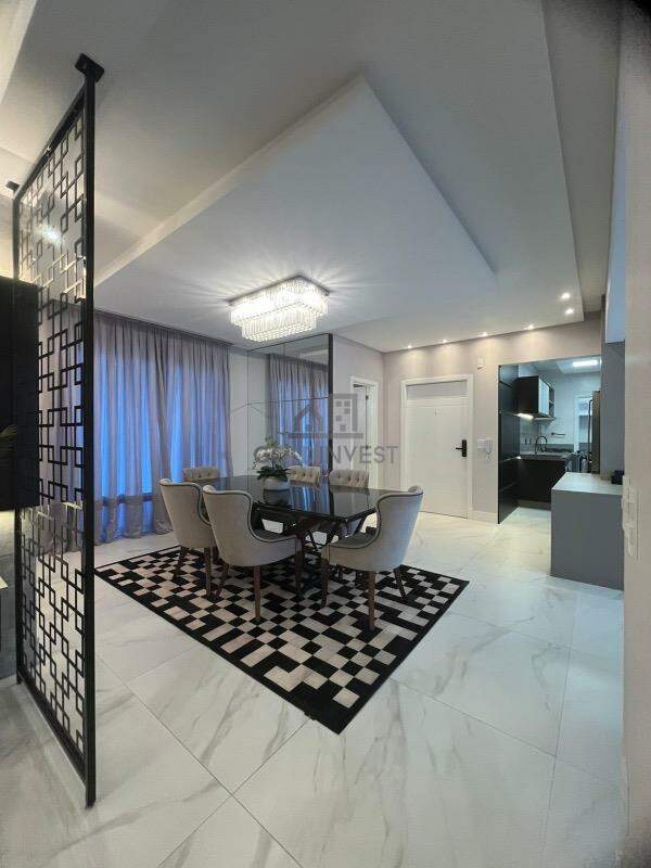 Apartamento à venda no Meia Praia: 