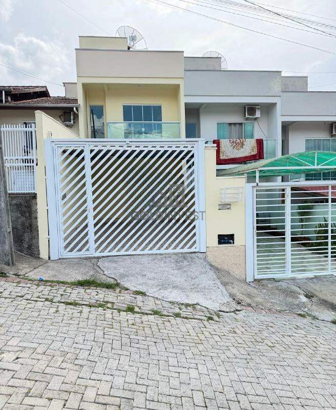 Casa à venda no Tomaz Coelho: 
