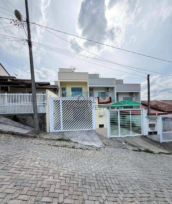 Casa à venda no Tomaz Coelho: 