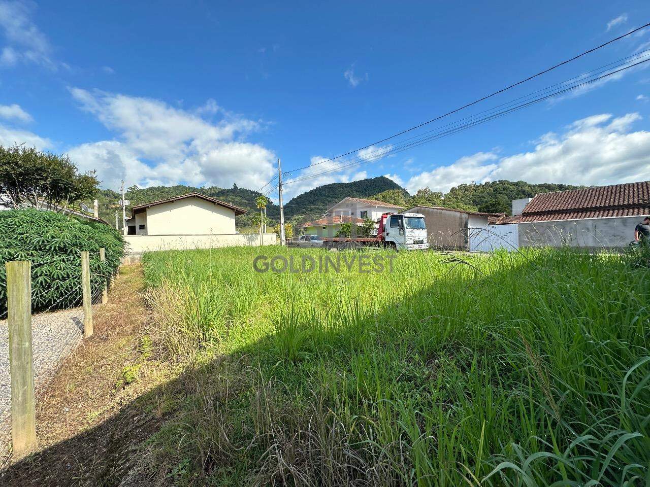 Terreno à venda no Guabiruba Sul: 