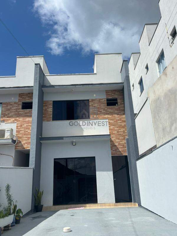 Casa à venda no Limeira Baixa: 