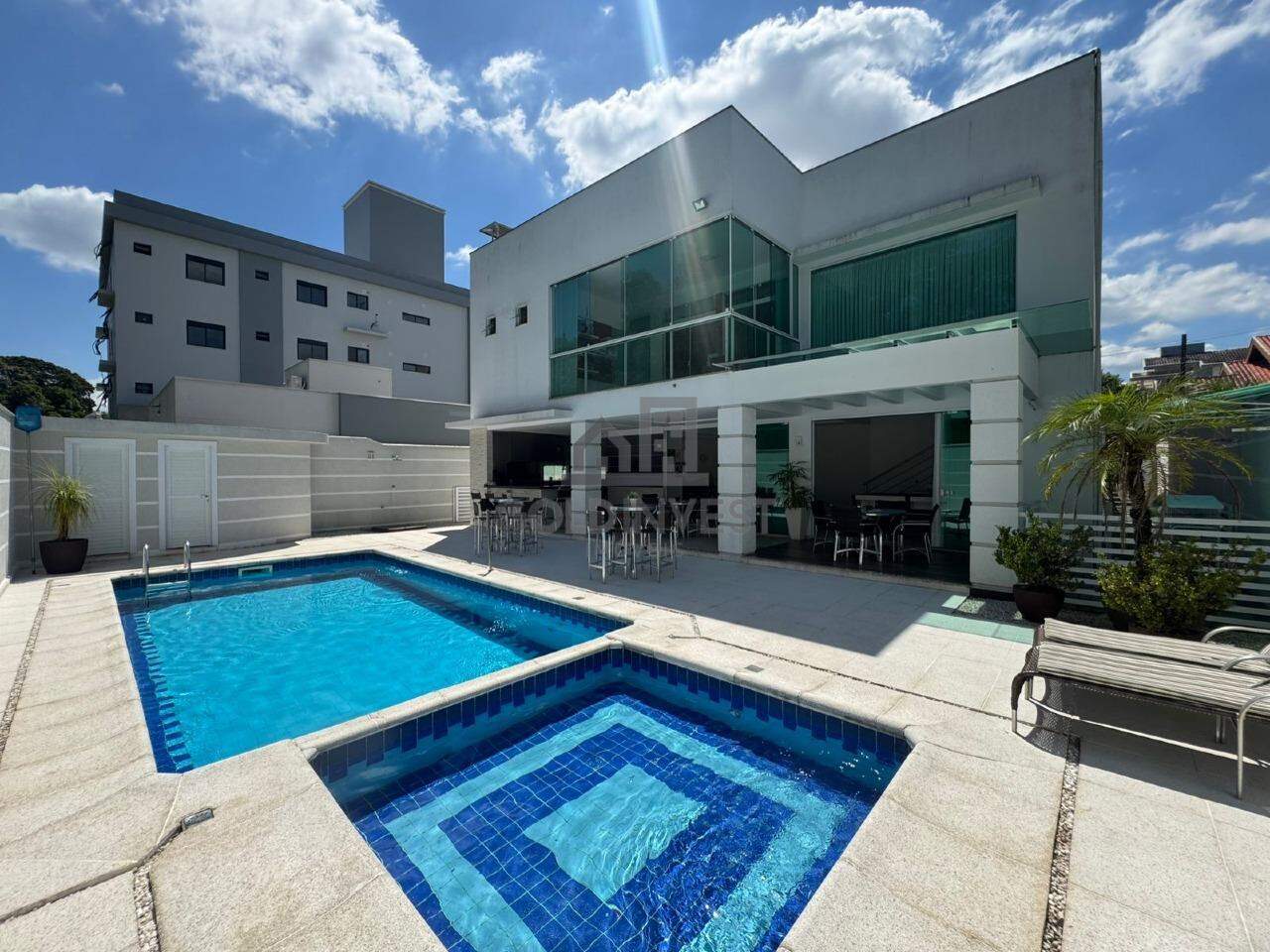 Casa para aluguel no Souza Cruz: 