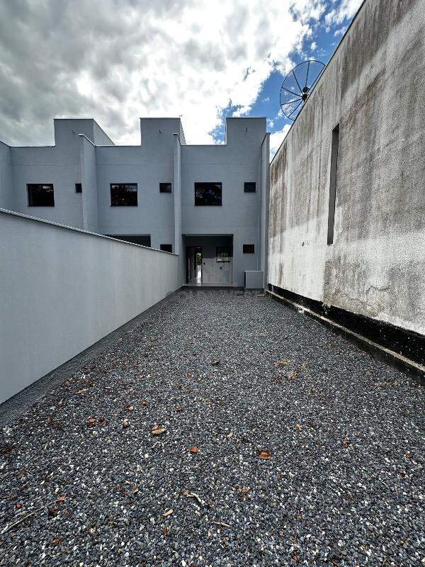 Casa à venda no Poço Fundo: 