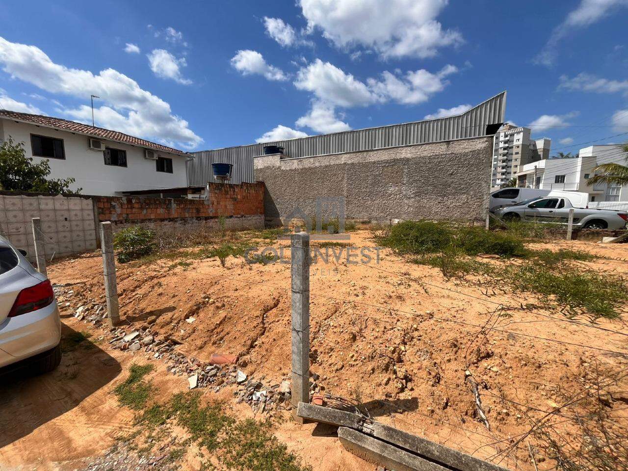 Terreno à venda no Santa Terezinha: 