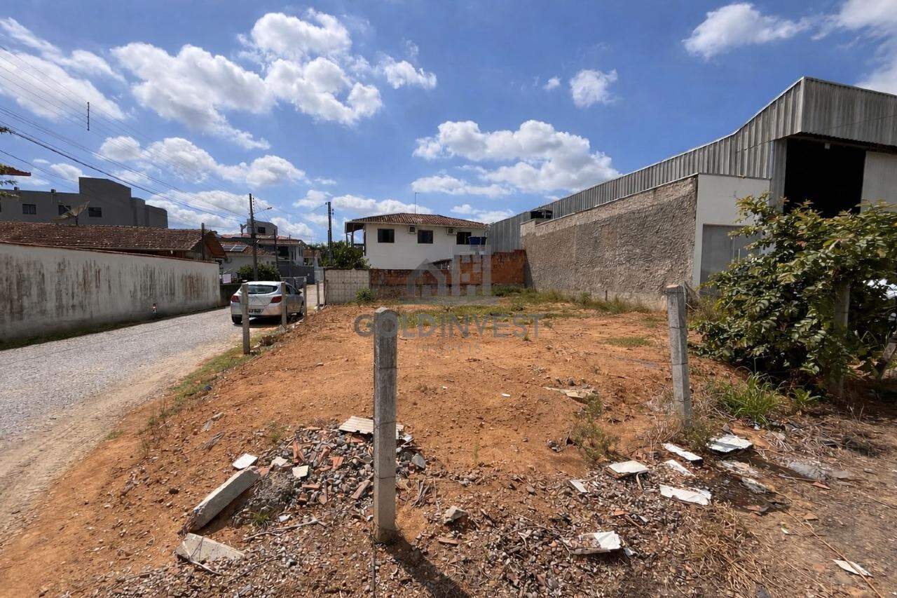 Terreno à venda no Santa Terezinha: 