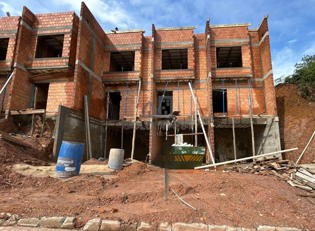 Casa à venda no Nova Brasília: BLOCO A