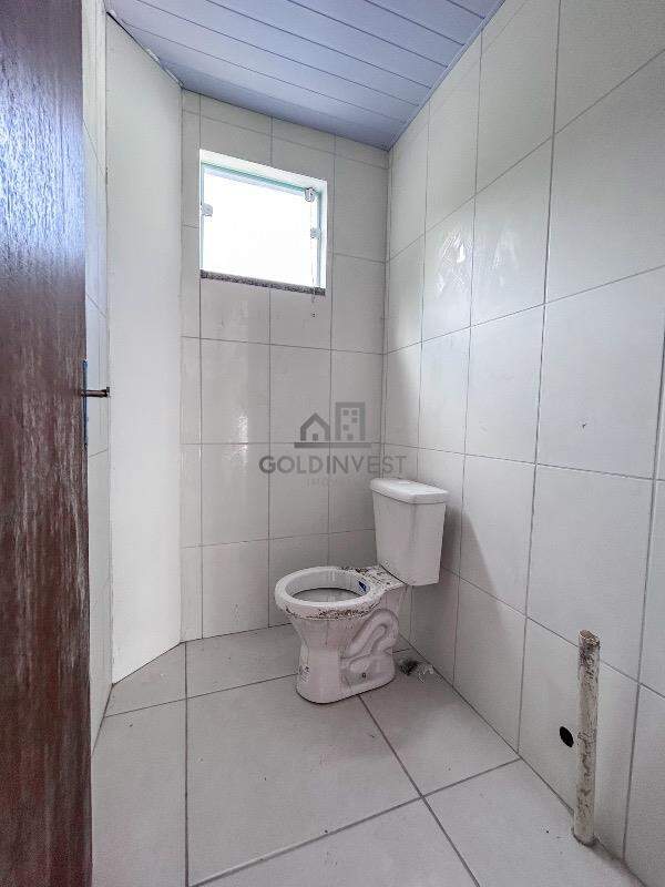Casa à venda no Poço Fundo: lavabo