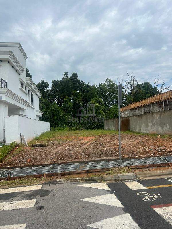 Terreno à venda no Viva Park: 