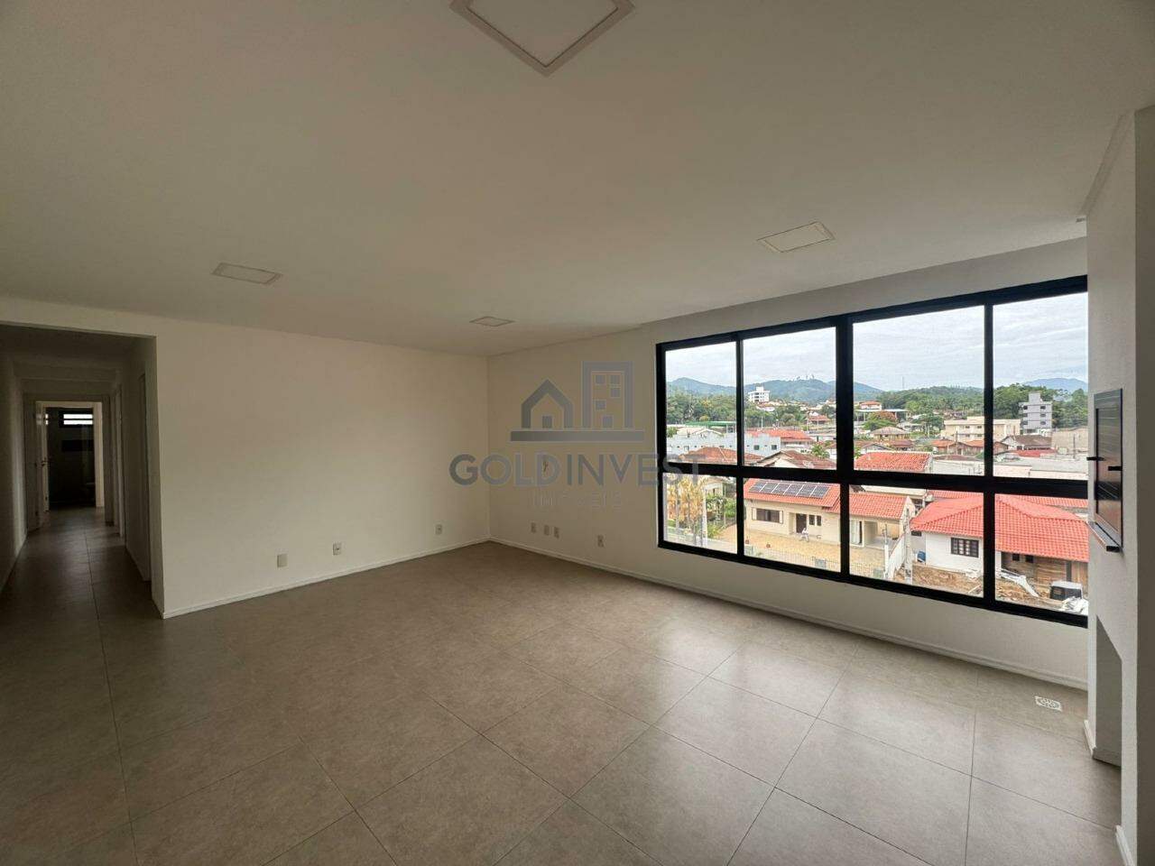 Apartamento para aluguel no Azambuja: 