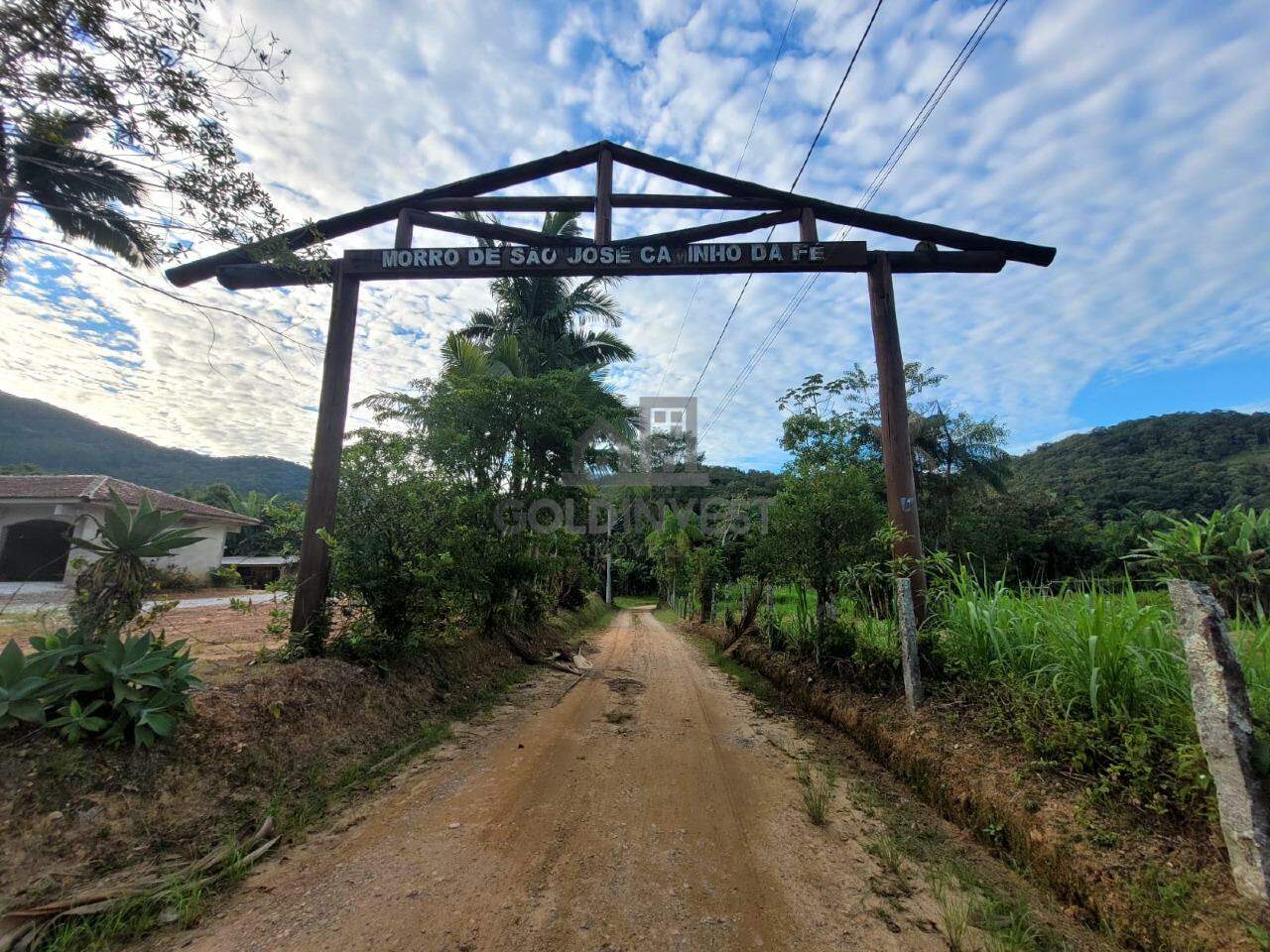 Terreno à venda no Planície Alta: 