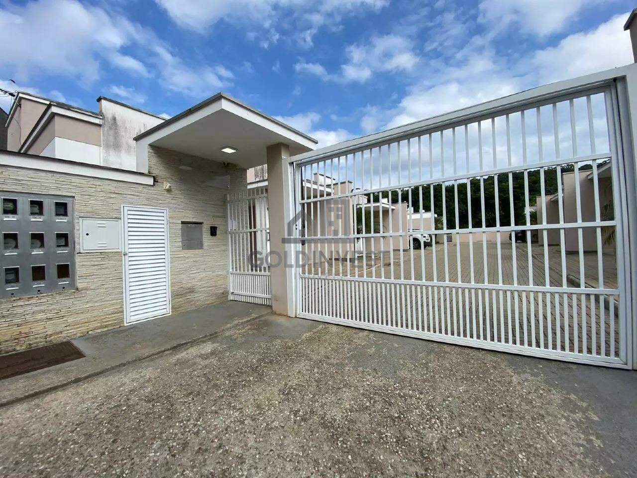 Casa para aluguel no Azambuja: 