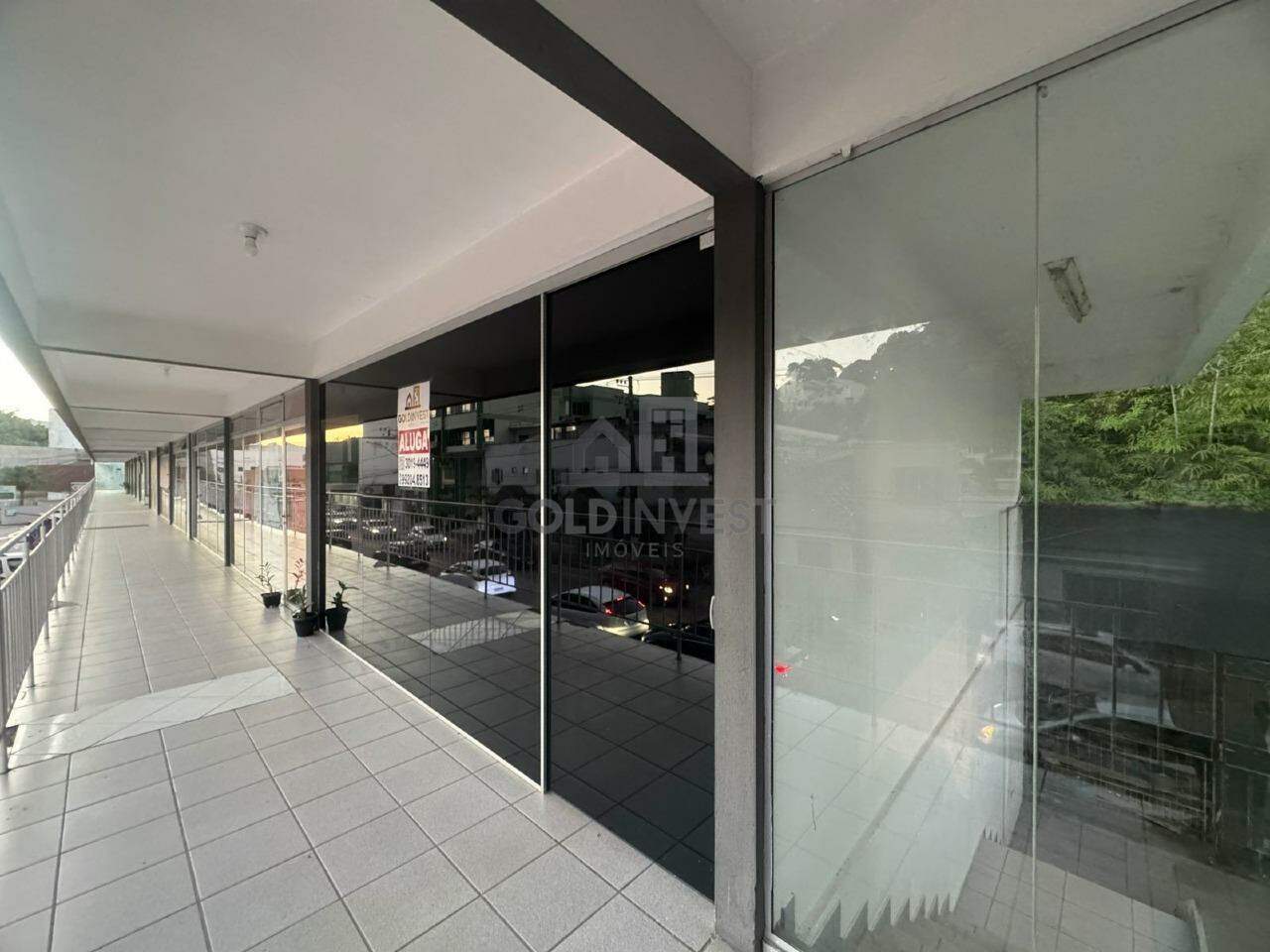 Sala Comercial para aluguel no Azambuja: 