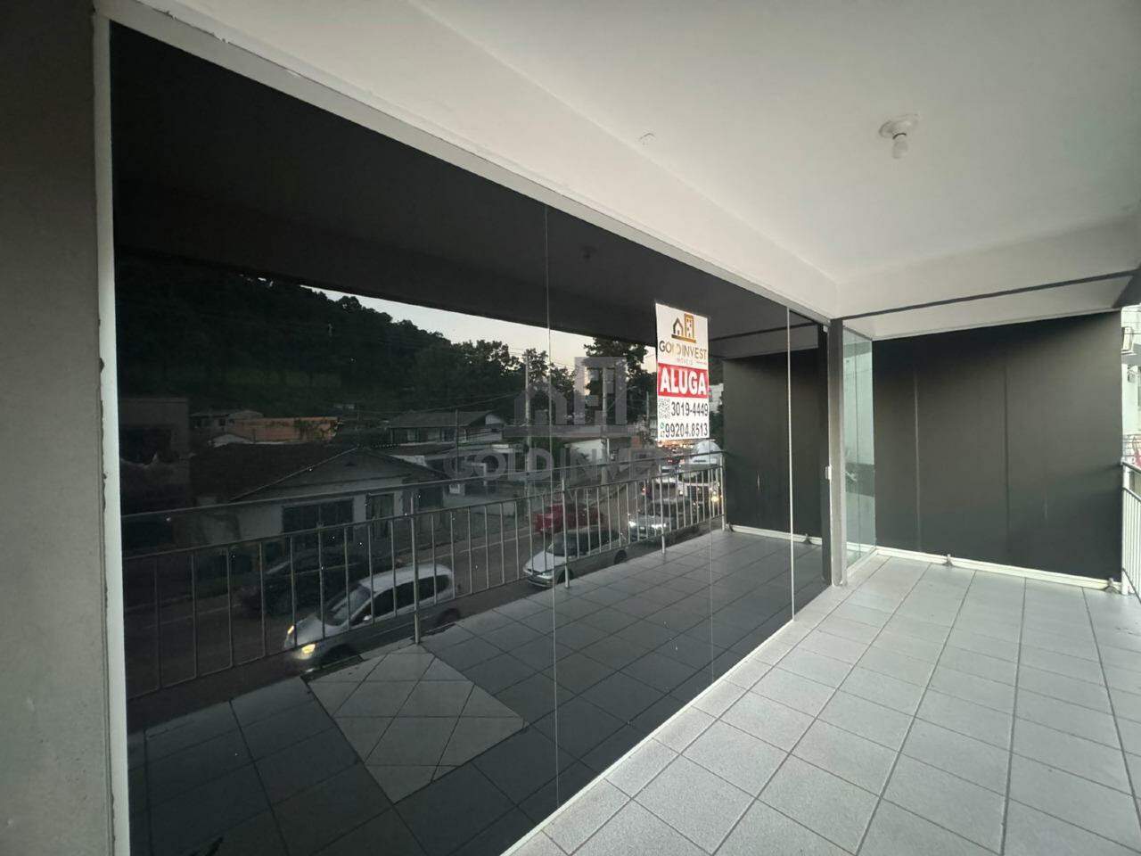 Sala Comercial para aluguel no Azambuja: 