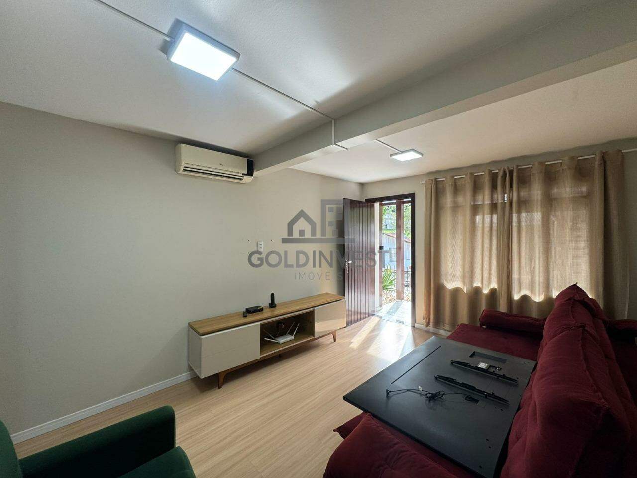 Casa para aluguel no Primeiro de Maio: 