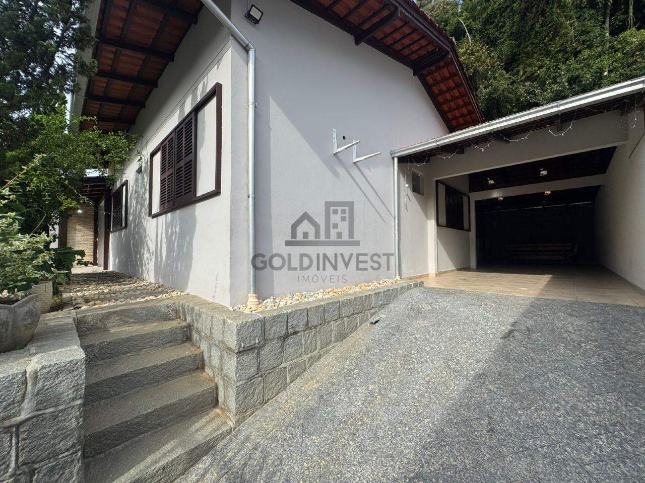 Casa para aluguel no Primeiro de Maio: 