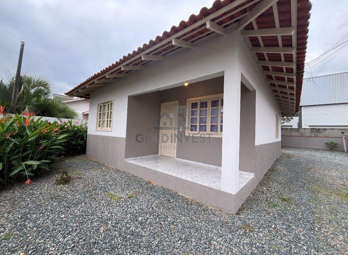 Casa à venda no Limoeiro: 