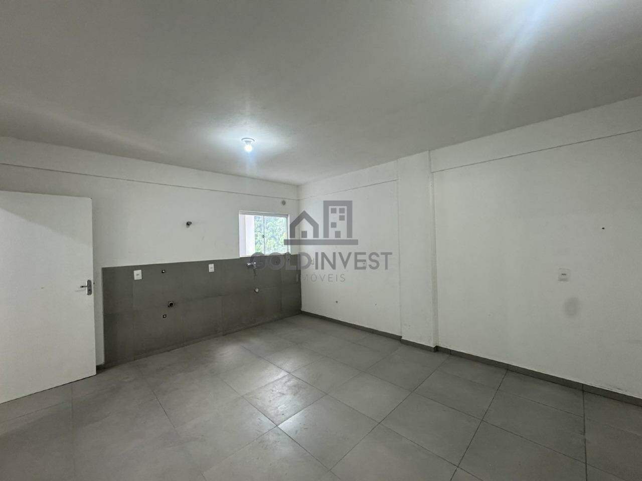 Apartamento para aluguel no Azambuja: 