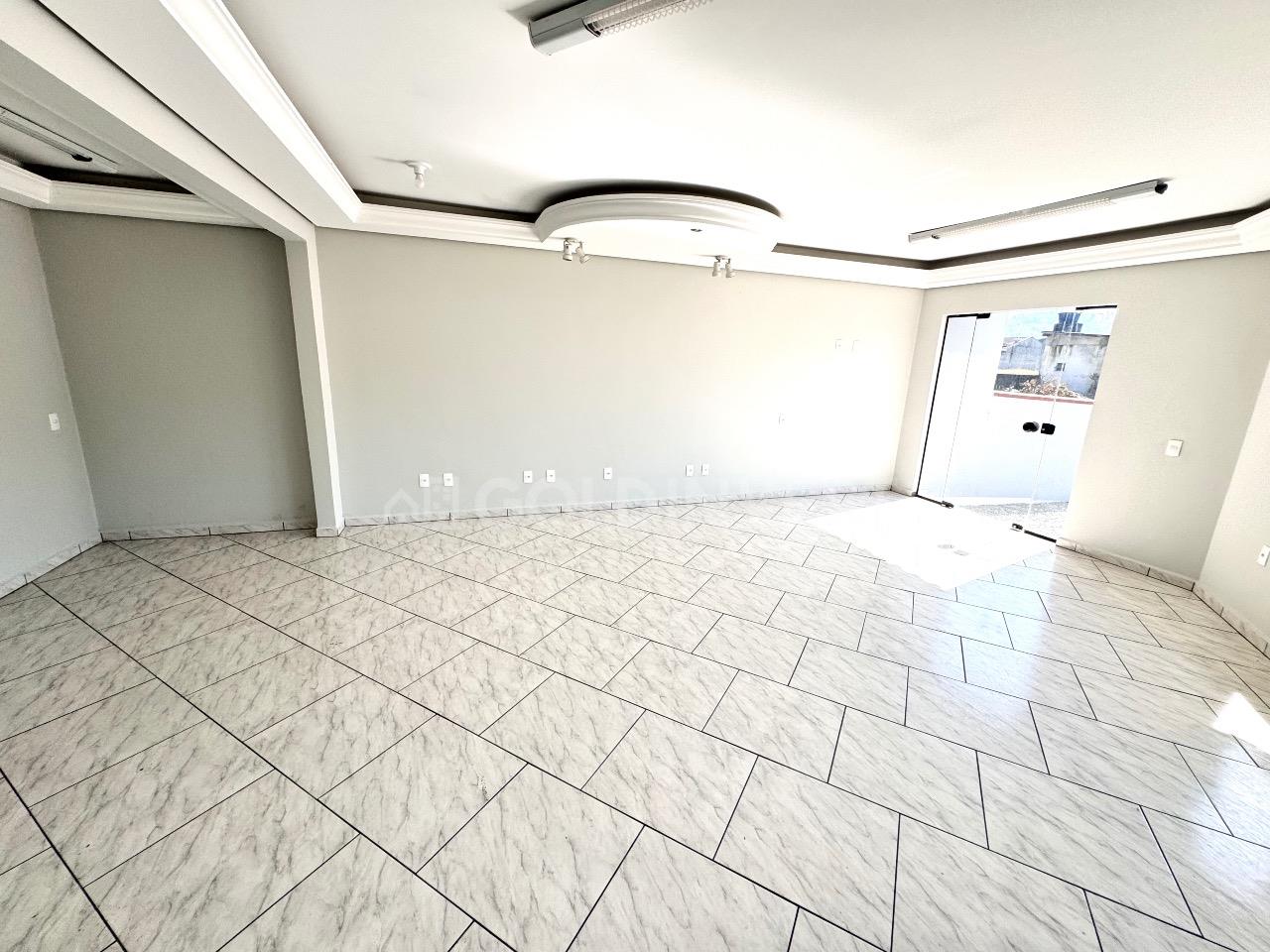 SALA COMERCIAL PRINCIPAL