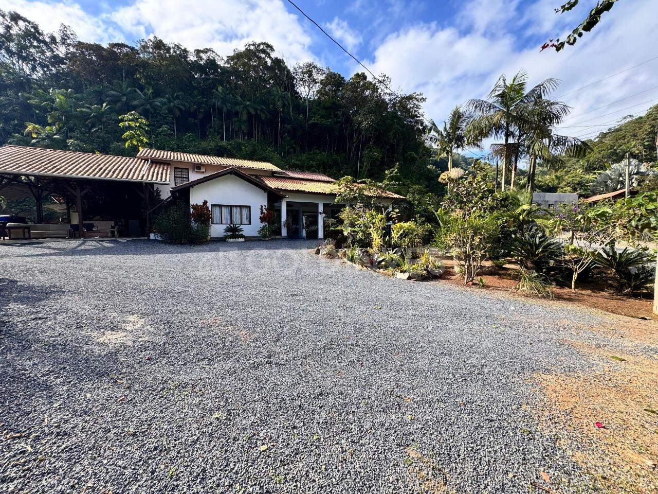 Casa de 4 quartos, 397m² no bairro Cedrinho, em Brusque | Eu Corretor